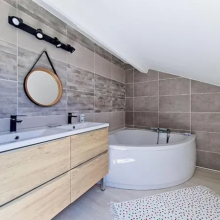 Les Lones Grande 8 Pers Piscines * Soyons